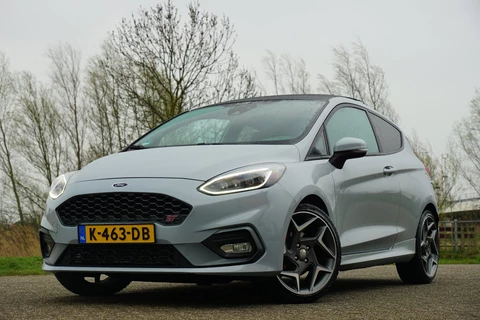 Ford Fiesta 1.5 EcoBoost ST-3 | Silver Fox | Recaro/Panorama/Full-LED/Carplay/Winterpack