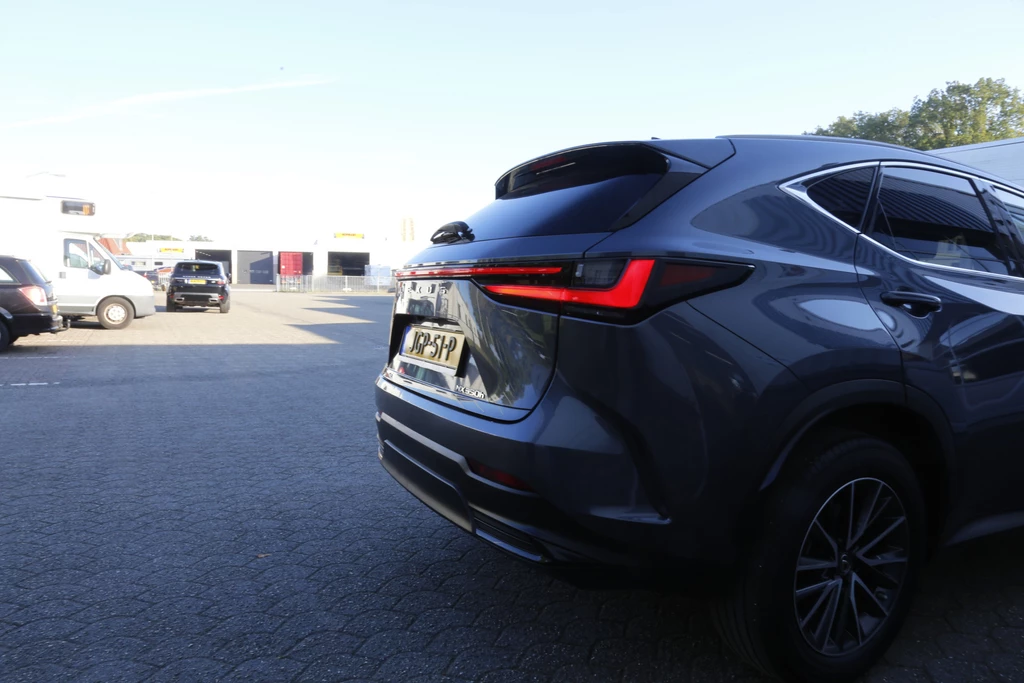 Lexus NX – foto 13