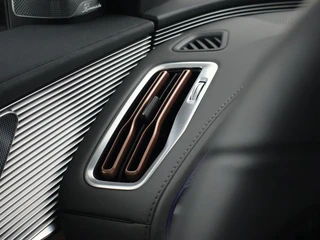 Mercedes-Benz EQC – thumbnail 39