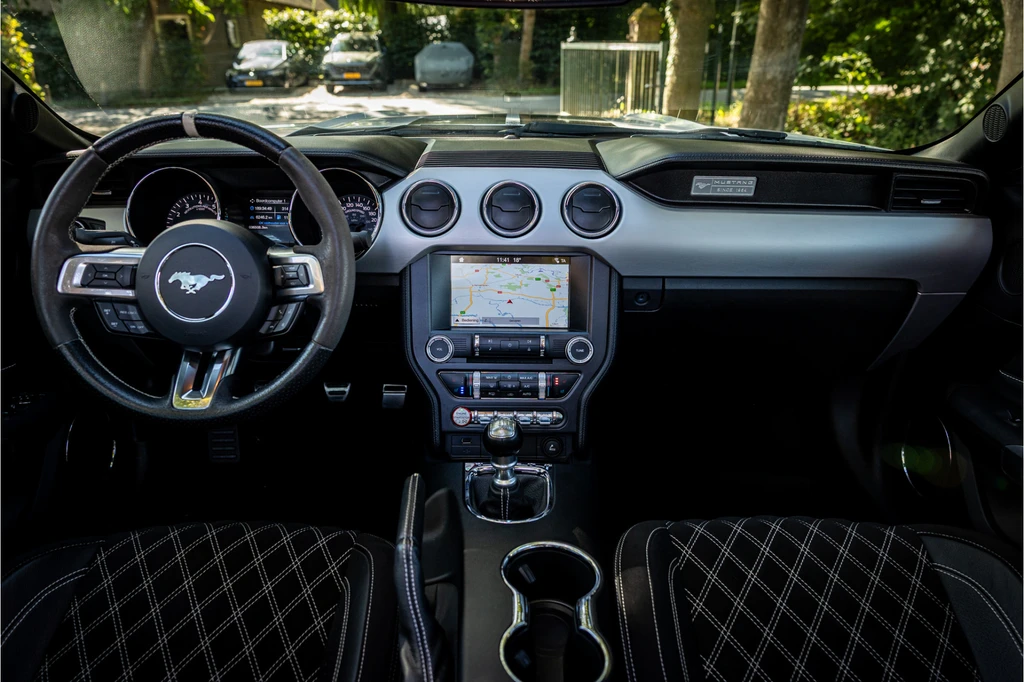 Ford Mustang – foto 12
