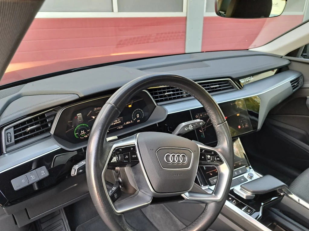 Audi e-tron – foto 14