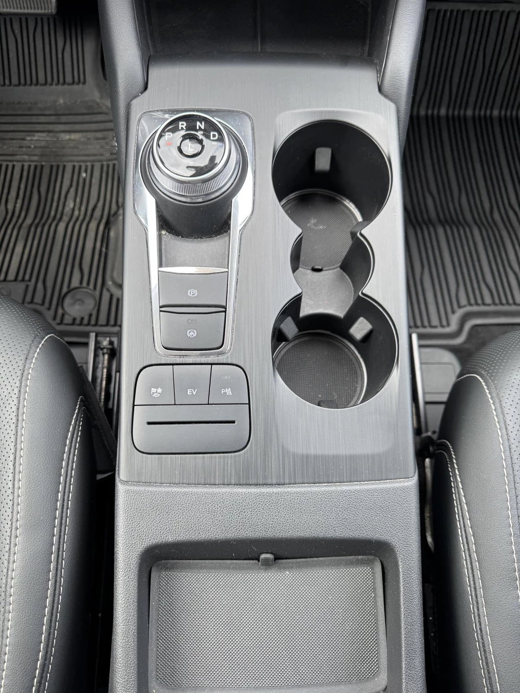 Ford Kuga – foto 12