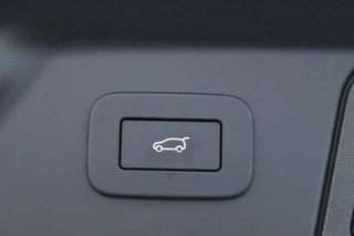 Land Rover Range Rover Velar – thumbnail 46