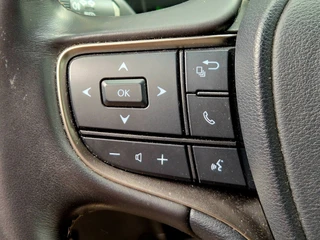 Lexus UX – thumbnail 23