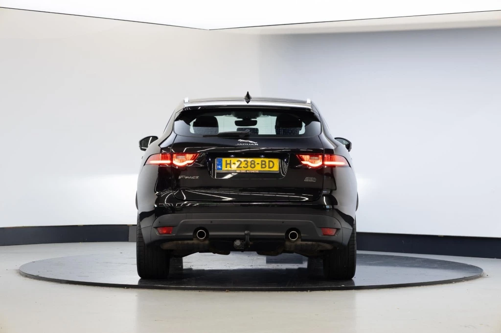 Jaguar F-PACE – foto 4