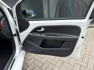 Volkswagen up! – thumbnail 26