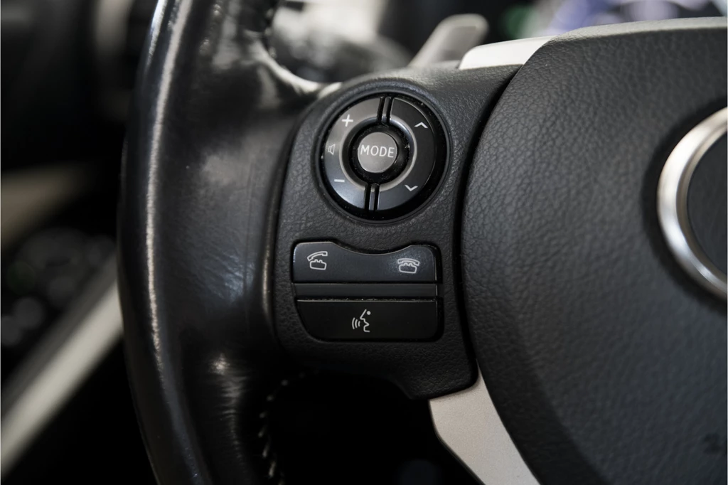 Lexus IS – foto 26
