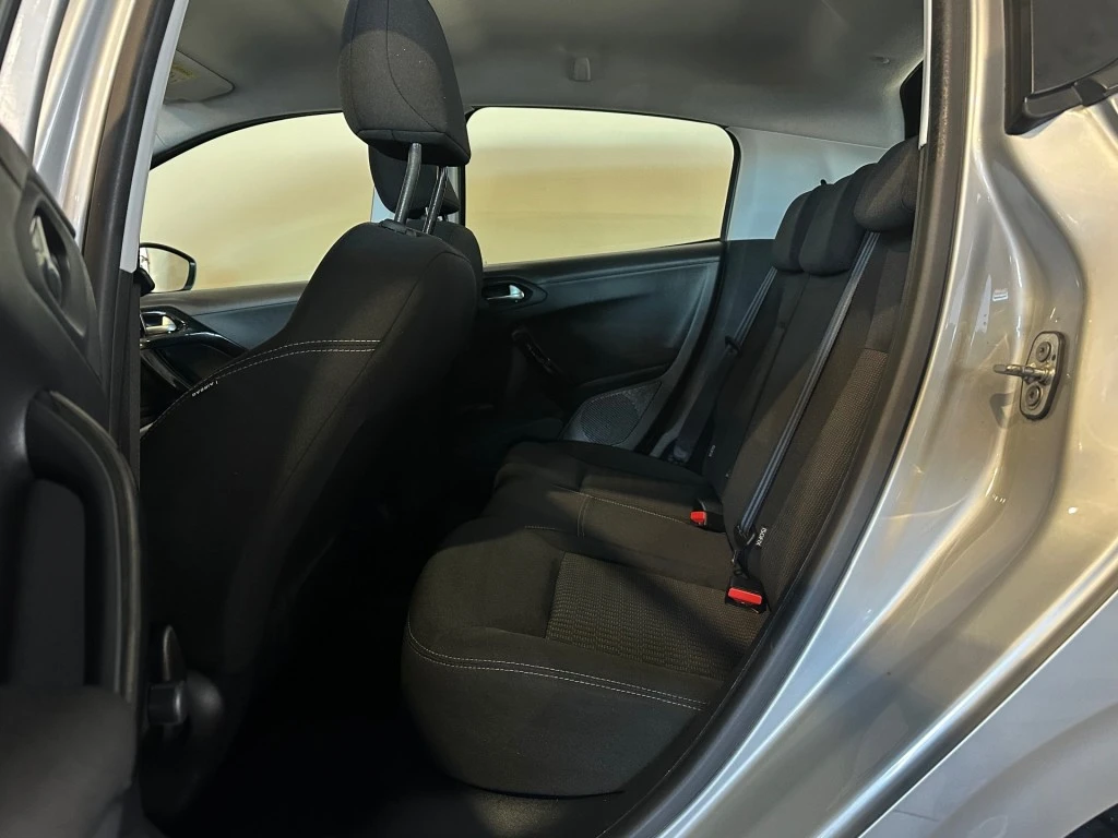 Peugeot 208 – foto 39