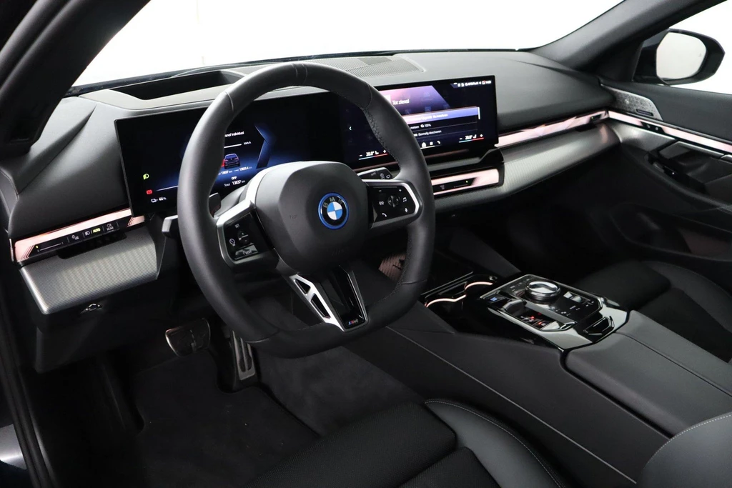 BMW i5 – foto 51