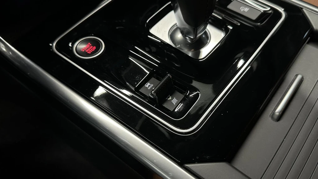 Jaguar XE – foto 50