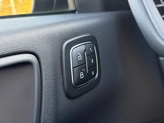 Ford Kuga – thumbnail 36