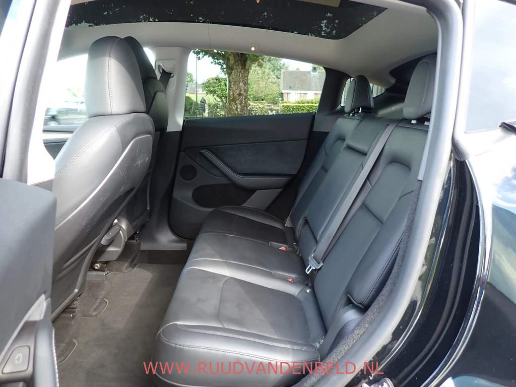 Tesla Model Y – foto 11