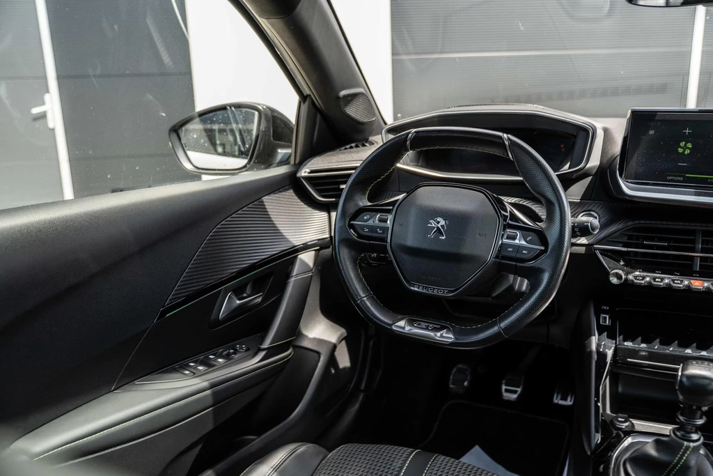 Peugeot 208 – foto 12