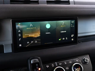 Land Rover Defender – thumbnail 33