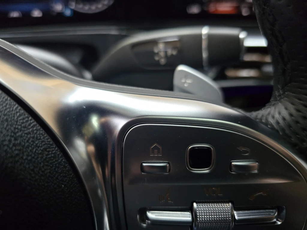 Mercedes-Benz EQC – foto 18