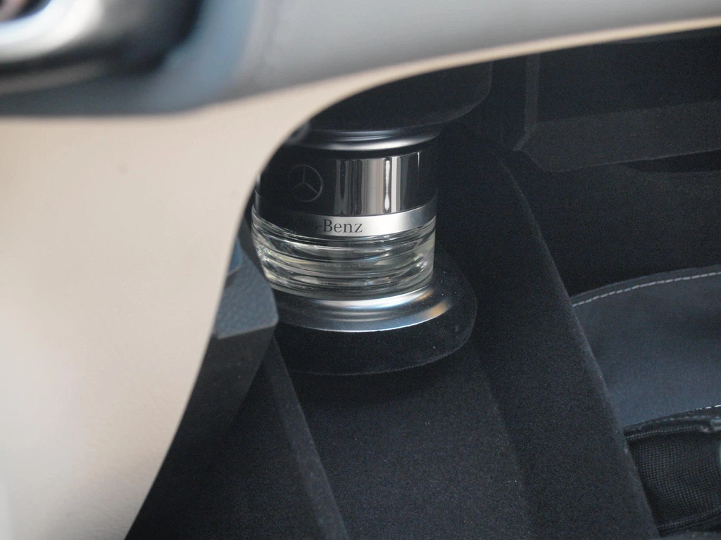 Mercedes-Benz EQC – foto 27
