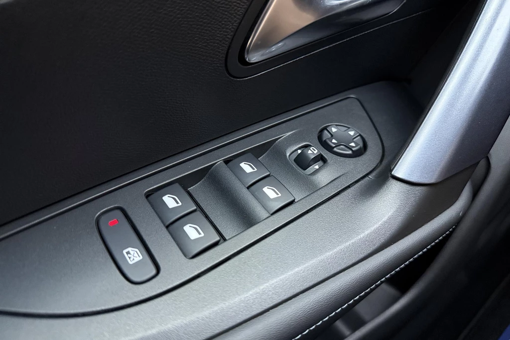 Peugeot e-2008 – foto 18