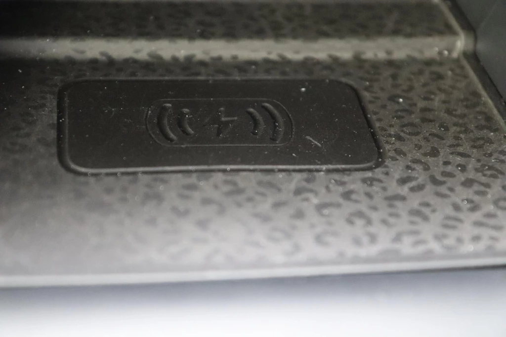 Jaguar E-PACE – foto 30