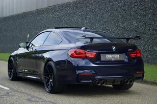 BMW M4 – thumbnail 4