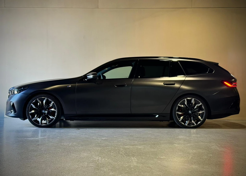 BMW i5 – foto 3