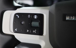Land Rover Defender – thumbnail 33
