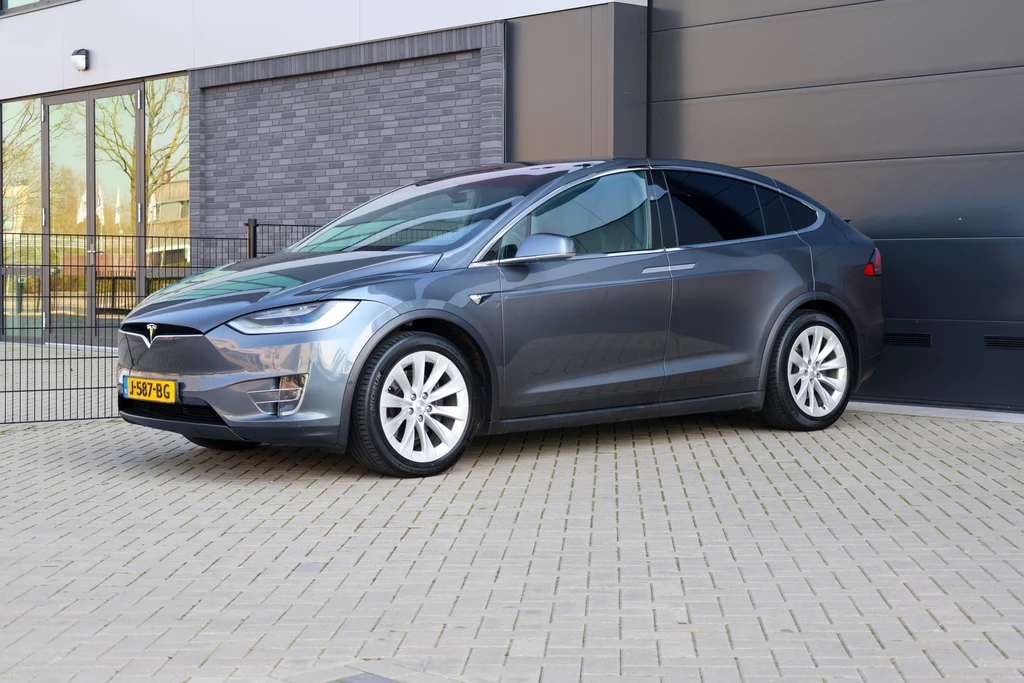 Tesla Model X – foto 6