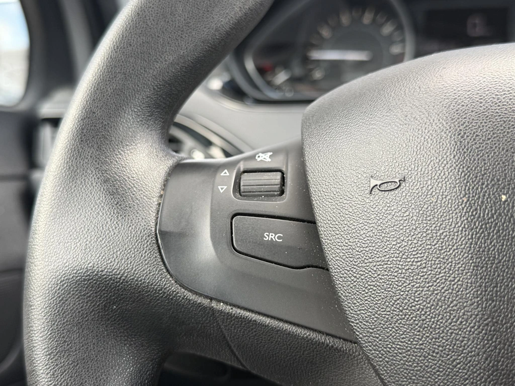 Peugeot 208 – foto 13