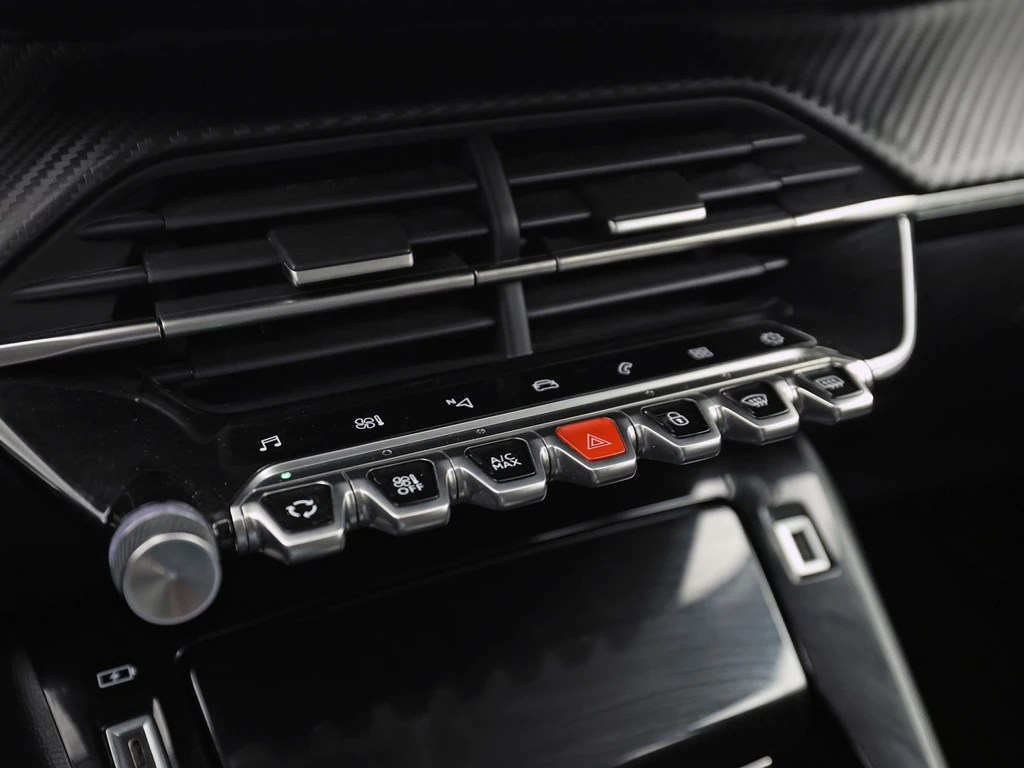 Peugeot 208 – foto 10