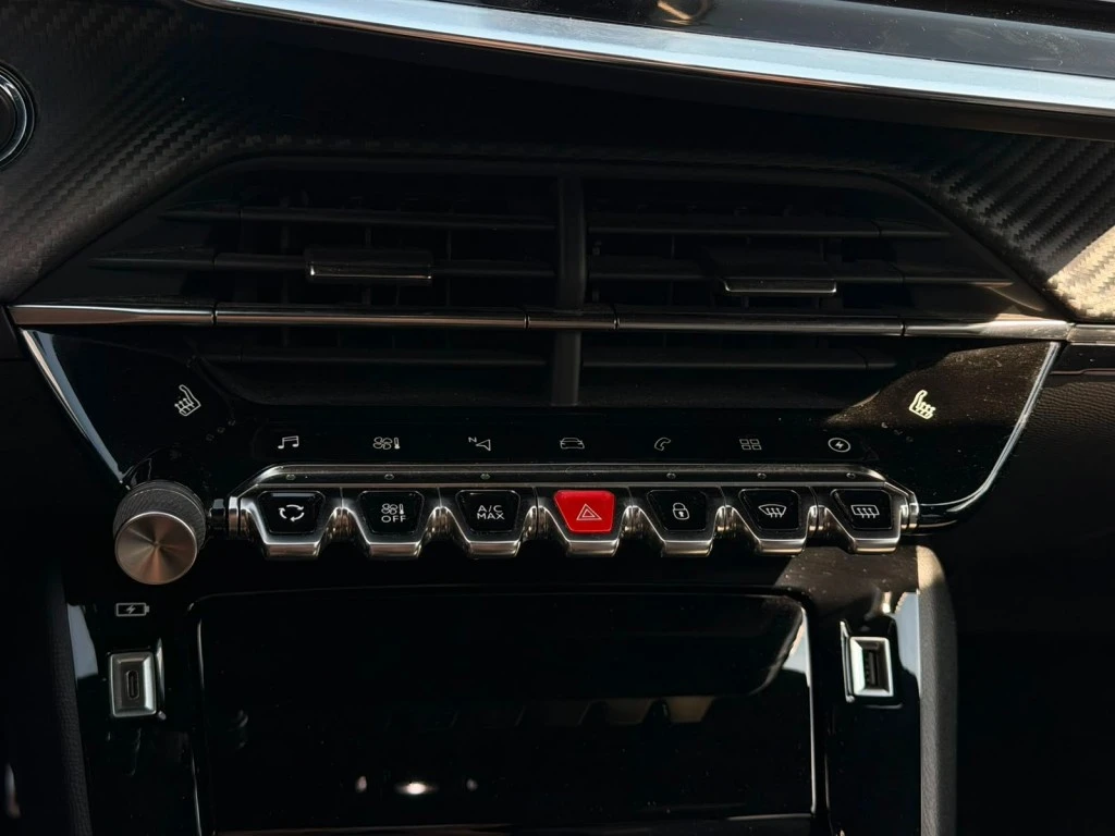 Peugeot 208 – foto 23