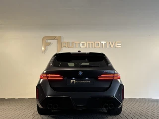 BMW M5 – thumbnail 4