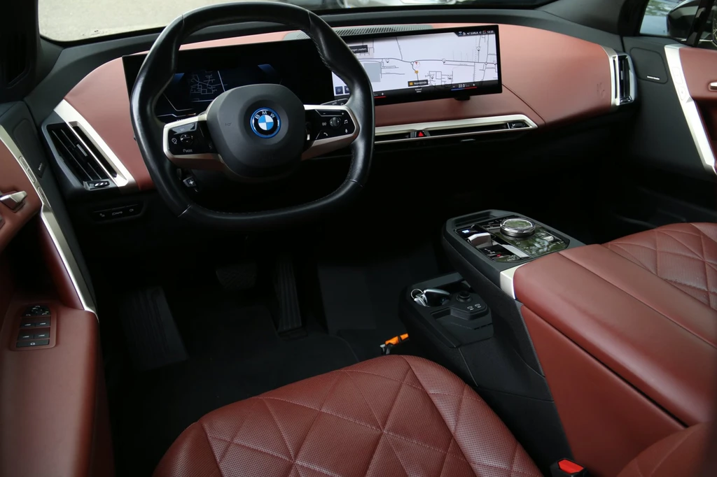 BMW iX – foto 9