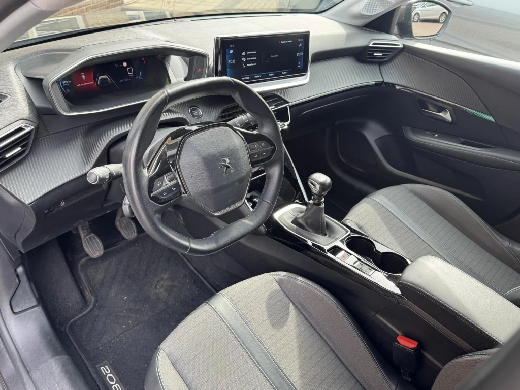 Peugeot 208 – foto 12