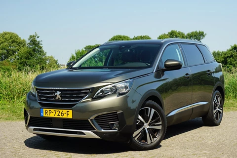 Peugeot 5008 1.2 PureTech Allure AUT | Amazonite | Half-leder/Navi/Cruise/Carplay - Netjes