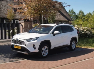 Toyota RAV4 – thumbnail 1