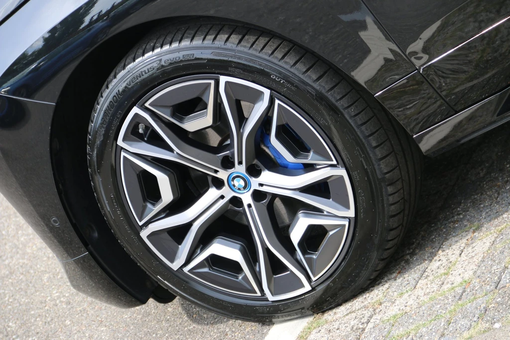 BMW iX – foto 6