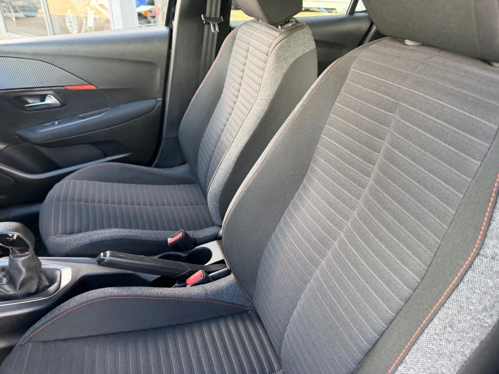 Peugeot 208 – foto 33