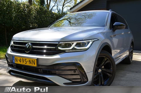 Volkswagen Tiguan Allspace 1.5 TSI R-Line Business+ 7 Persoons. Automaat/Navi/Pdc/Ecc/Achteruitrijcamera/Panoramadak/Stoel&Stuur verwarming/Virtueel dashboard/Privacy-Glass/Cr-Controle/19-Inc Lmv/Trekhaak-wegklapbaar