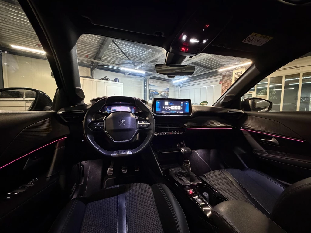 Peugeot 208 – foto 12