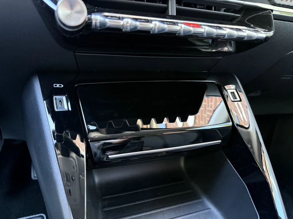 Peugeot 208 – foto 28