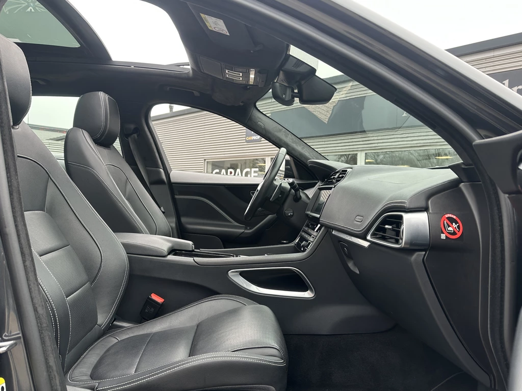 Jaguar F-PACE – foto 12