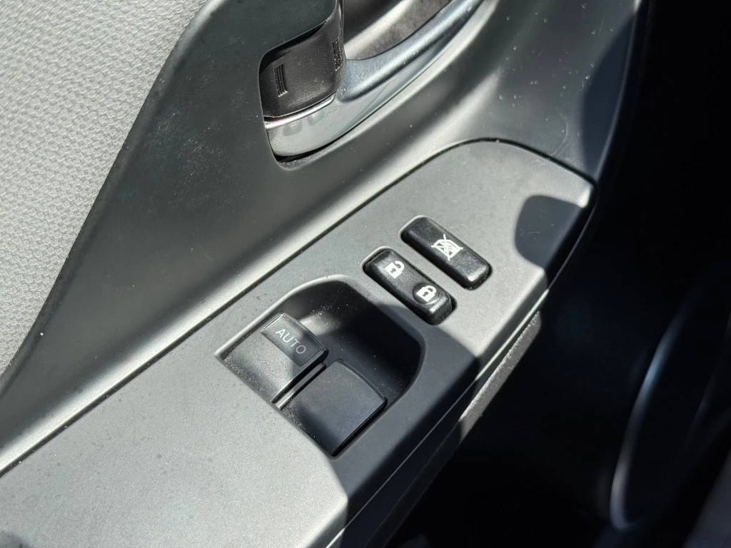 Toyota Yaris – foto 12