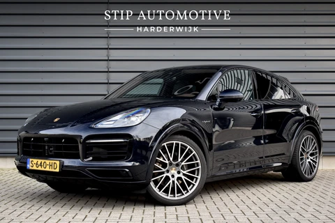 Porsche Cayenne Coupé 3.0 E-Hybrid Platinum Edition SportDesign | Pano | ACC | Trekhaak | 22'' Wielen | Bose | Achterasbesturing | Stoelventilatie | Sportuitlaat |