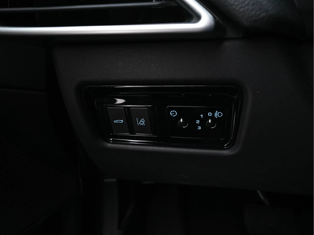 Jaguar XE – foto 18