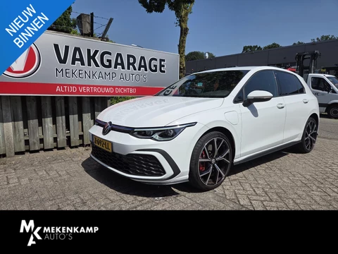 Volkswagen Golf 1.4 eHybrid GTE 18"/Adaptieve cruise/Lane + Travel assist/Front assist/Virtual Cockpit/Apple Carplay & Android auto/PDC v+a