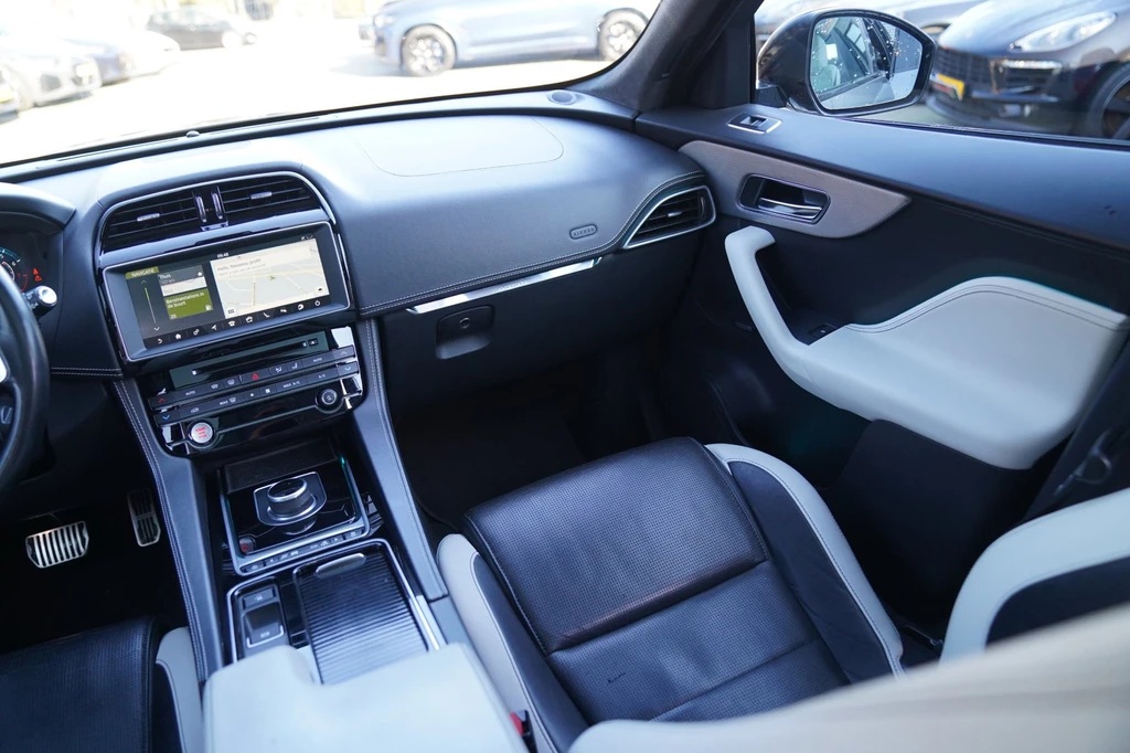 Jaguar F-PACE – foto 17