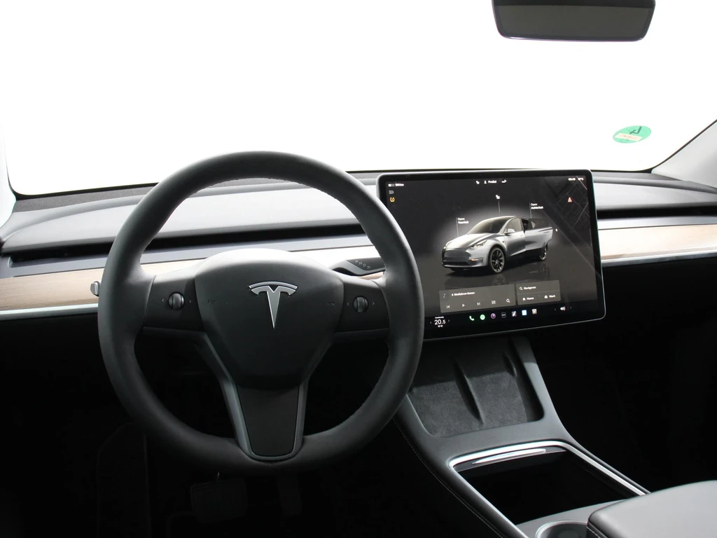 Tesla Model Y – foto 15