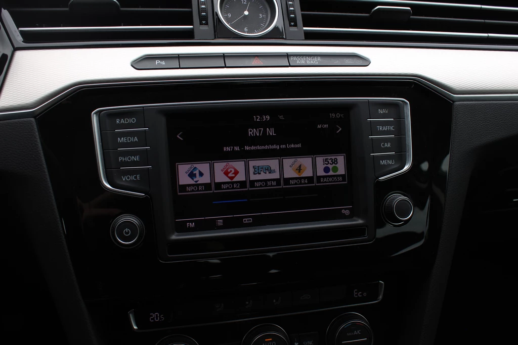 Volkswagen Passat – foto 22