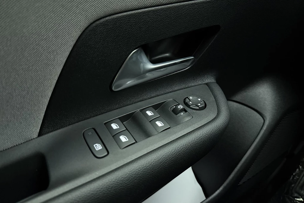 Opel Mokka-e – foto 18