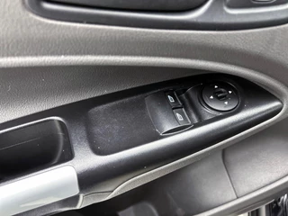 Ford Transit Connect – thumbnail 24