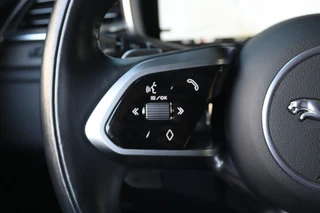 Jaguar F-PACE – thumbnail 38